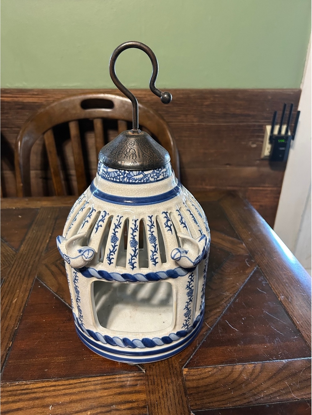 Beautiful vintage 14” chinoiserie bird cage